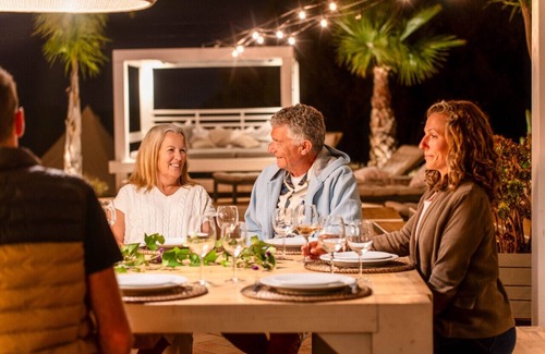 Colinas Verdes Villa | Discover Tiny Whale Lodge: Ideal Retreat for Group Getaways