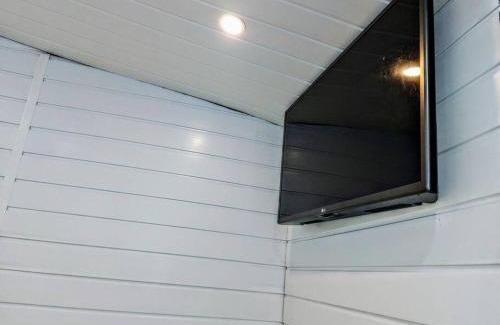 Sector 3 Apartment | Cozy Tiny White Home with Self Check-In, Pet Friendly