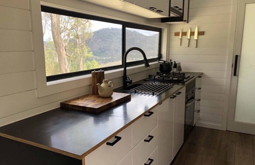 Mount George Cabin | Discover Tiny Zoe: Family-Friendly Stay with Pet Amenities