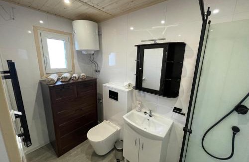 Hulben Apartment | Pet-Friendly TinyHaus #3 Hülben - Perfect for Families