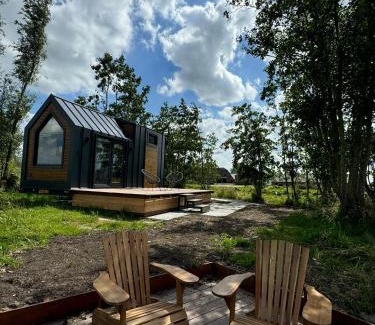 Haastrecht Cabin | Pet-Friendly Getaway at TinyHouse Noorderlicht