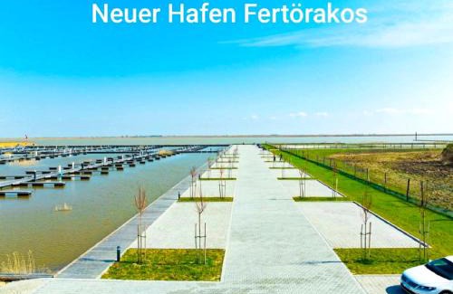 Fertorakos Ski Chalet | Exclusive Tiny Houses by Neusiedlersee with Ocean Views