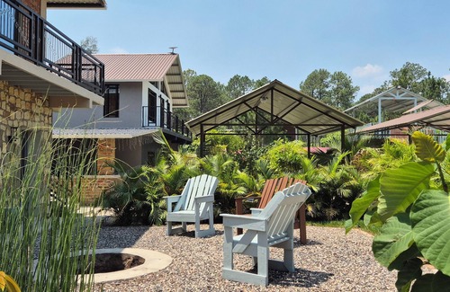 Francisco Morazan Villa | Explore Tinyhouses Amid Tropical Gardens Near the Mountains