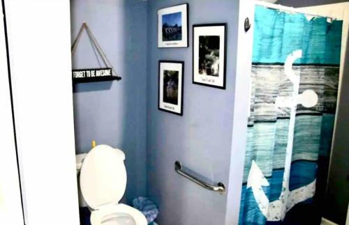 Monticello House | TinyLakeview Cottage
