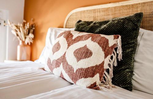 Zuid-Beijerland Hotel | Relax at TinyParks Cast Away: Pet-Friendly Retreat with Spa