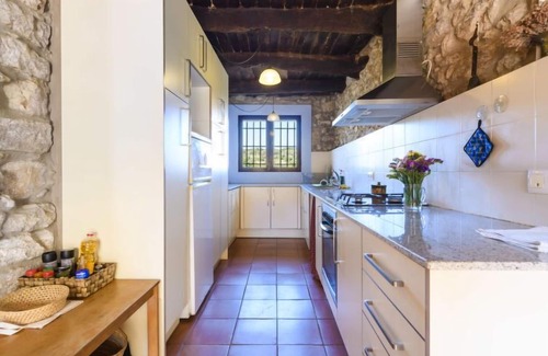 Godall House | Pet-Friendly Retreat at Tio Pepe de Maja by Interhome