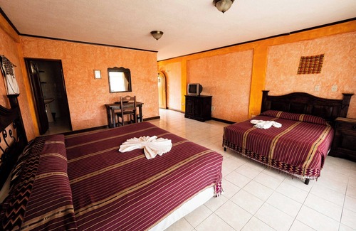 Santiago Atitlan Hotel | Discover Tiosh Abaj: Family-Friendly with Pool & Spa