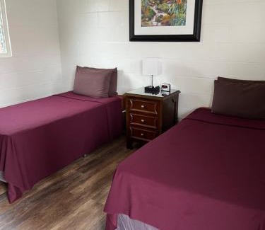 Lihue Hotel | Convenient Stay at Tip Top Motel with Family-Friendly Dining