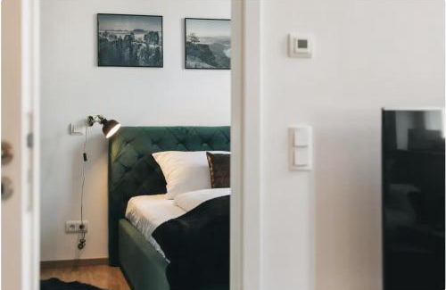 Innere Altstadt Apartment | Prime Apartment Near Frauenkirche - Pet & Child Friendly
