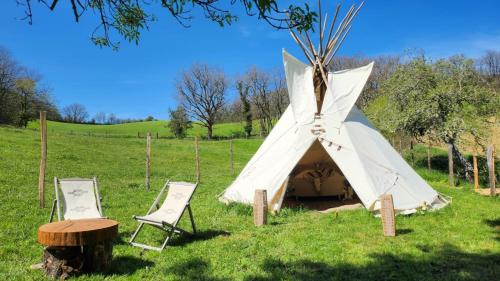Moulayres Other | Romantic Getaway at Tipi des Amoureux - Pet Friendly Stay