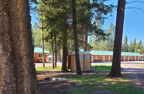 Lincoln RV Rental | Refresh in Mountain Air Under Towering Pine Trees!