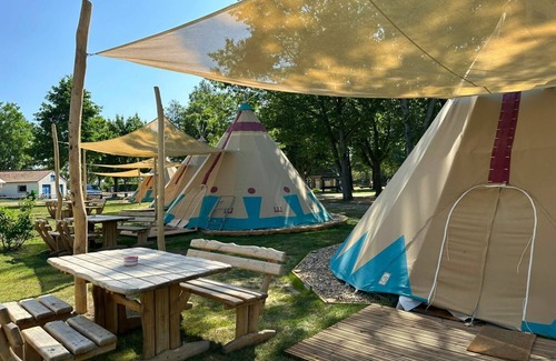 Falkenberg Apartment | Cozy Tipi Illinois by Kiebitzer See with Lake Views