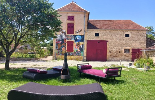 Pisseloup House | Family-Friendly Tipi Indien Experience in Haute Marne