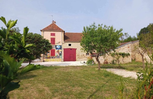 Pisseloup House | Family-Friendly Tipi Indien Experience in Haute Marne