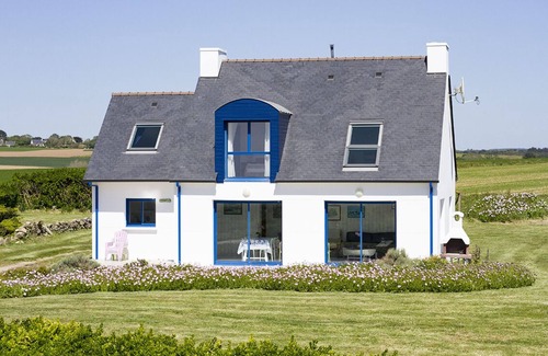 Plozevet House | Pet-Friendly Les Galets with Ocean View & Pool Access