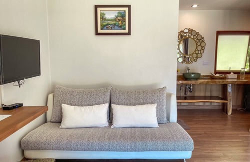 Doi Saket Hotel | Experience Comfort at Tippaya Villa with Family-Friendly Amenities