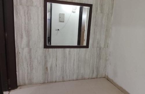 DLF Phase 3 House | Budget-Friendly Stay at TIPSYY INN with Breakfast & Pets