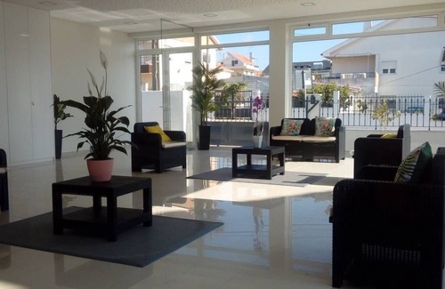Sao Domingos de Rana House | Experience Comfort at Tires Guest House with Ocean Views