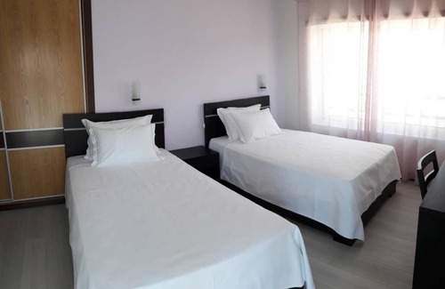 Sao Domingos de Rana House | Experience Comfort at Tires Guest House with Ocean Views