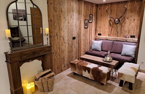 Moosen Apartment | Relax at Tirol Chalet Brixen - 4-Star Comfort with Hot Tub