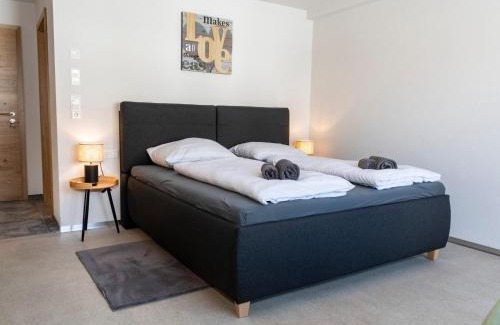 Oberau Apartment | Pet-Friendly Retreat at Tirolee Marchegg EG Top 2