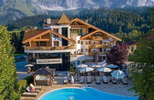Going am Wilden Kaiser Apartment | Relaxing Wellness Suites with Pool at Resort Seiwald