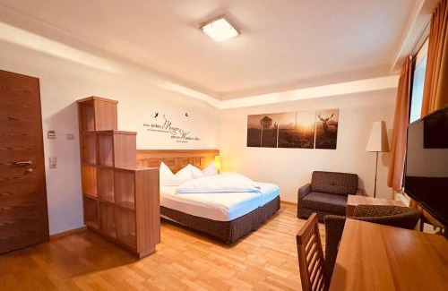Doelsach Hotel | Pet-Friendly TirolerHof Dölsach with Breakfast & Dining
