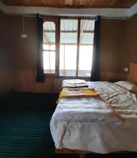 Banjar House | Rated 9.6/10: Tirthan Ecostay with Pet-Friendly Amenities