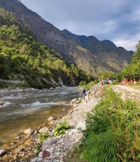 Banjar House | Tirthan Stone Age inn