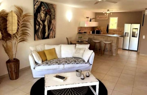 Bellevue Apartment | Experience Tisucrier Orient Bay with Oceanfront Views