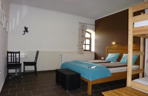 Tiszaderzs Bed & Breakfast | Idyllic Tisza Lodge B&B with Pool & Ocean View, Rated 9.8