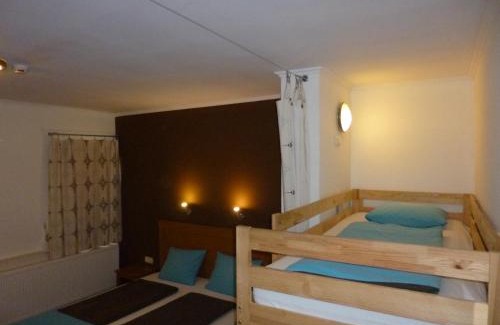 Tiszaderzs Bed & Breakfast | Idyllic Tisza Lodge B&B with Pool & Ocean View, Rated 9.8