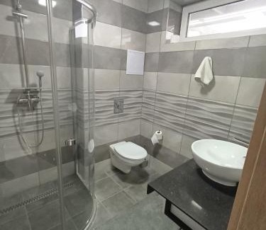 Tiszaujvaros House | Pet-Friendly Tisza Panzió: Family Stay with Pool & Dining