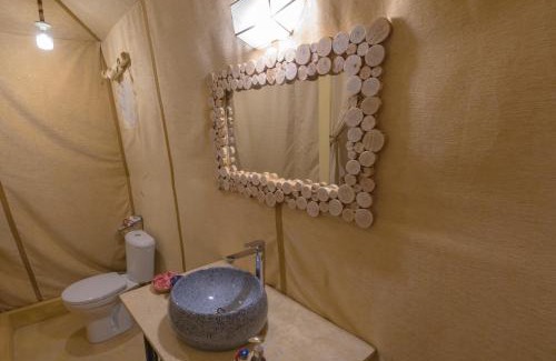 Khamlia Bed & Breakfast | Guest Rated 10/10 at Titanic Merzouga Camp Experience