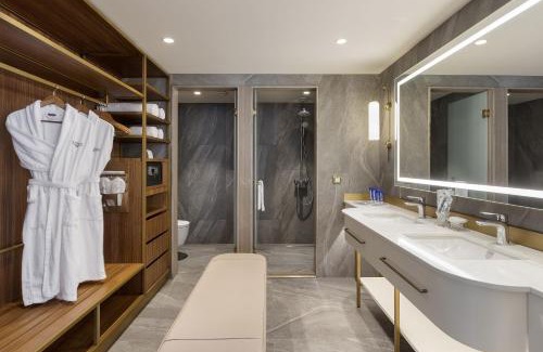 Bakırkoy Hotel | Elegant Titanic Port Bakirkoy: Rated 9/10 with Ocean Views
