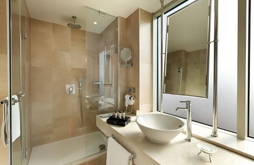Bakırkoy Hotel | Elegant Titanic Port Bakirkoy: Rated 9/10 with Spa & Pool
