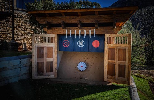 Clarens House | Tranquil Titanic View - 4-Star Family-Friendly Retreat