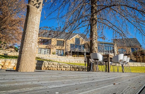 Clarens House | Tranquil Titanic View - 4-Star Family-Friendly Retreat