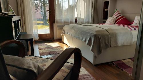 Bukfurdo Apartment | Top-Rated Titi Classic & Trendy Apartman with Ocean View