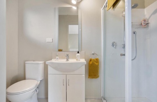 Katikati House | Exceptional Stay at Titoki Cottage - 4-Star Rating