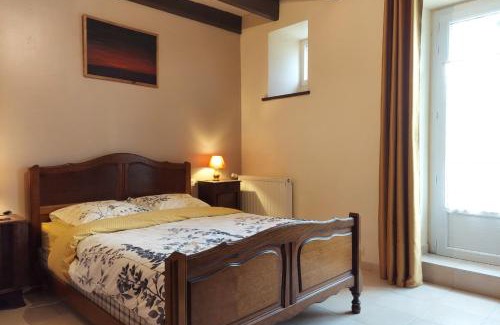 Pommerit-le-Vicomte Apartment | Family-Friendly Tivakazo: Guest Rated 9/10 for Comfort
