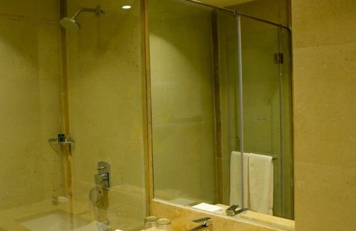 Alipur Hotel | Discover Tivoli Grand Resort: Family-Friendly & Inviting Stay