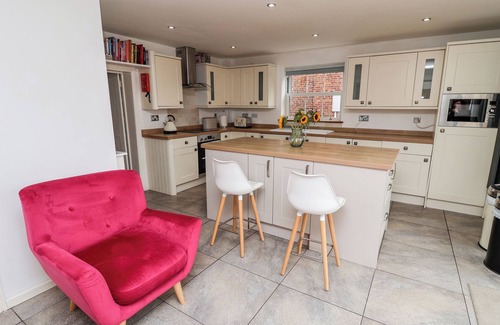 Clumber Park Cottage | Pet-Friendly TIVOLI Cottage: 10/10 Guest Rating & Amenities