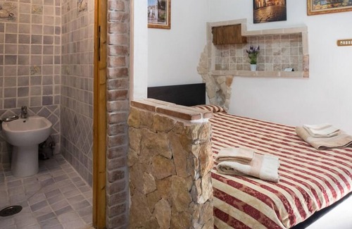 Tivoli House | Tivoli, Sibilla independent room with bathroom in the heart of the historic center