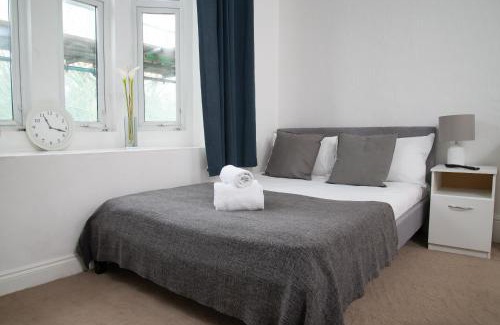 Copers Cope Apartment | Family-Friendly Stays at TLK Apartments & Hotel, Beckenham