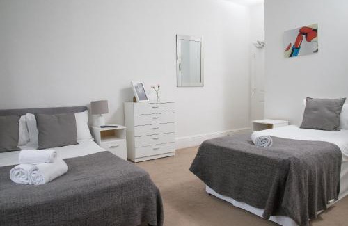 Copers Cope Apartment | Family-Friendly Stays at TLK Apartments & Hotel, Beckenham