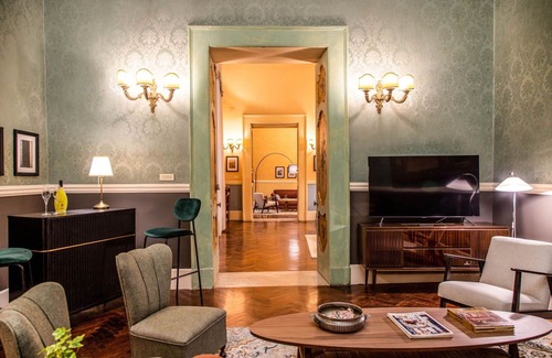Naples City Centre Apartment | Top-Rated TLS Luxury Suite with Spa and Kitchen Amenities