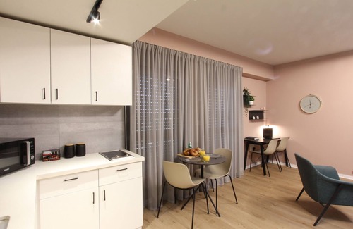 Tel Aviv Hotel | Family-Friendly TLV TAU By Seanrent with Kitchen Amenities