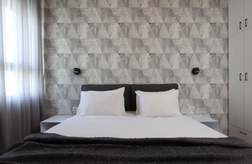 Tel Aviv Hotel | Family-Friendly TLV TAU By Seanrent with Kitchen Amenities