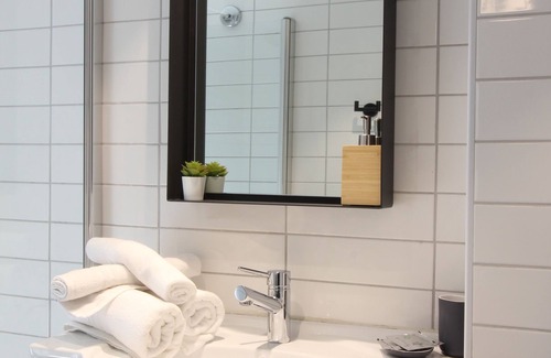Tel Aviv Hotel | Family-Friendly TLV TAU By Seanrent with Kitchen Amenities